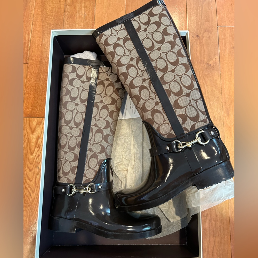 Coach Signature Brown and Black Boots (great condition rarely worn)